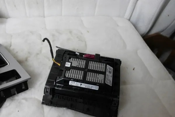 Cendrier Console OEM 3V0035502 pour Skoda Octavia III image 5