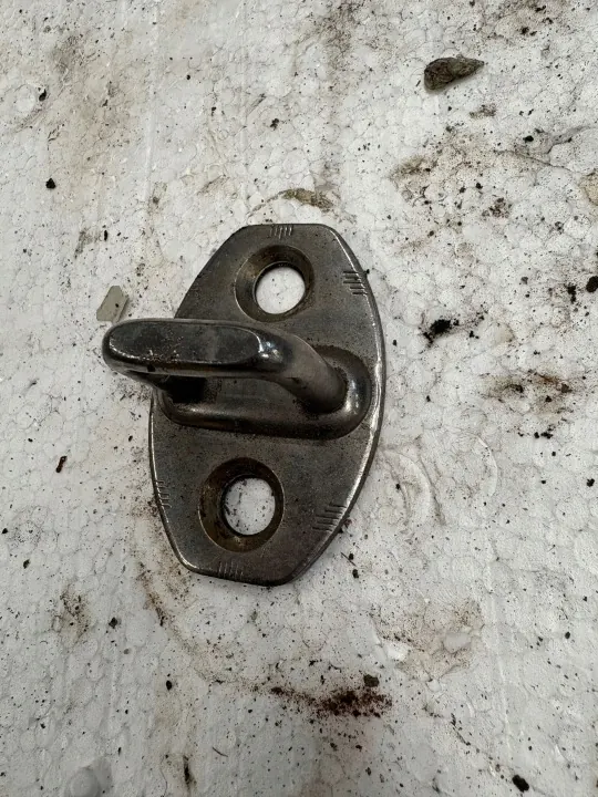 Fecho Porta Dianteira VW T5 OEM 8Z0837033A - Usado image 2