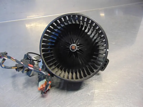 Kia Carens 3 Gebläseventilator OEM A0540221C - Gebraucht image 5