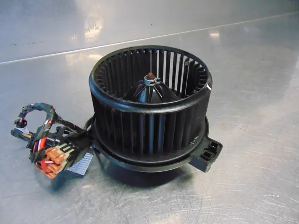 Kia Carens 3 Gebläseventilator OEM A0540221C - Gebraucht image 6