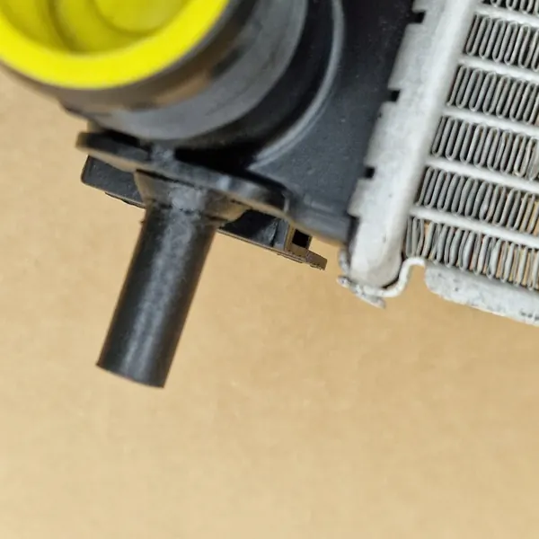 Begagnad vattenkylare OEM 51SOC 214107326R för Dacia/Renault image 5