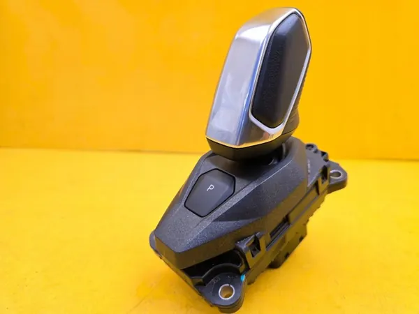 Lynk & Co 01 växelspaksknopp OEM 8890977823 - Begagnad image 2