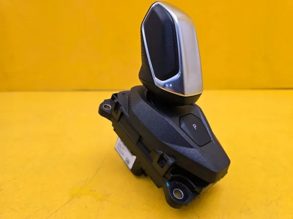 Lynk & Co 01 växelspaksknopp OEM 8890977823 - Begagnad image 3