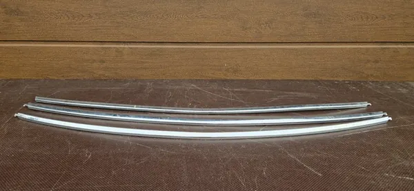 Bakre stötfångare kromlist OPEL ASTRA IV KOMBI 13368946 image 1