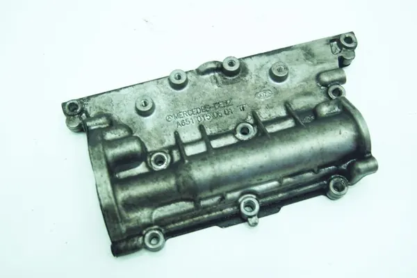 Couvercle de Culasse - Mercedes E A207 W207 2.2 CDI image 1