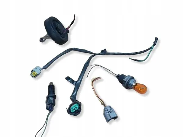 Mitsubishi ACF46157 Etuvalon Pistoke Asennus image 2