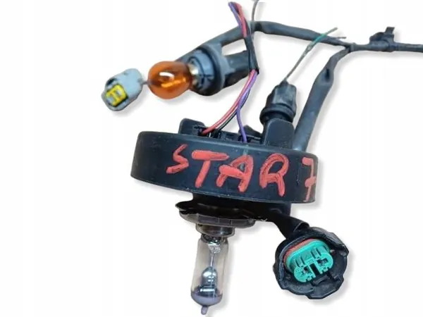 Mitsubishi ACF46157 Etuvalon Pistoke Asennus image 5