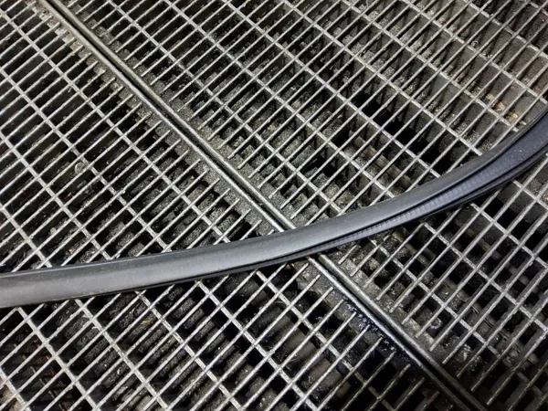 Junta de maletero OEM SKE57301 para Hyundai i40 - Usado image 5