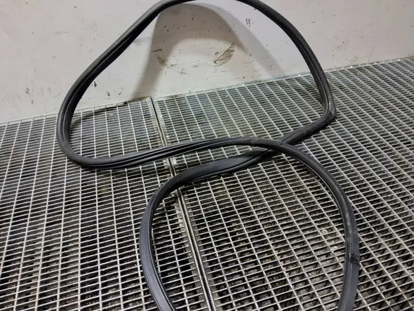 Junta de maletero OEM SKE57301 para Hyundai i40 - Usado image 6