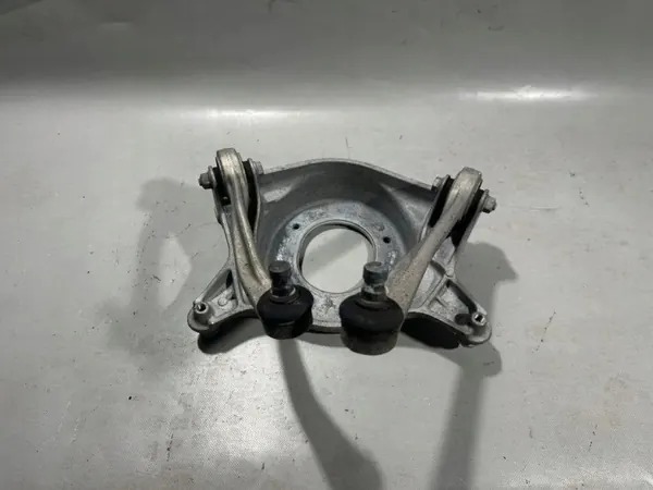 Soporte amortiguador trasero izquierdo OEM 8K0407509P Porsche Macan image 3