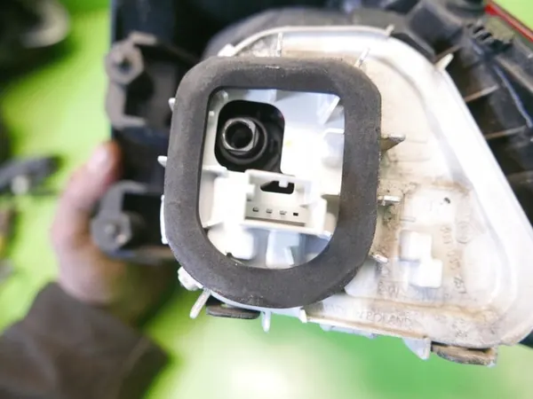 Lámpara trasera izquierda en aleta VW GOLF VII KOMBI 12-16 image 7