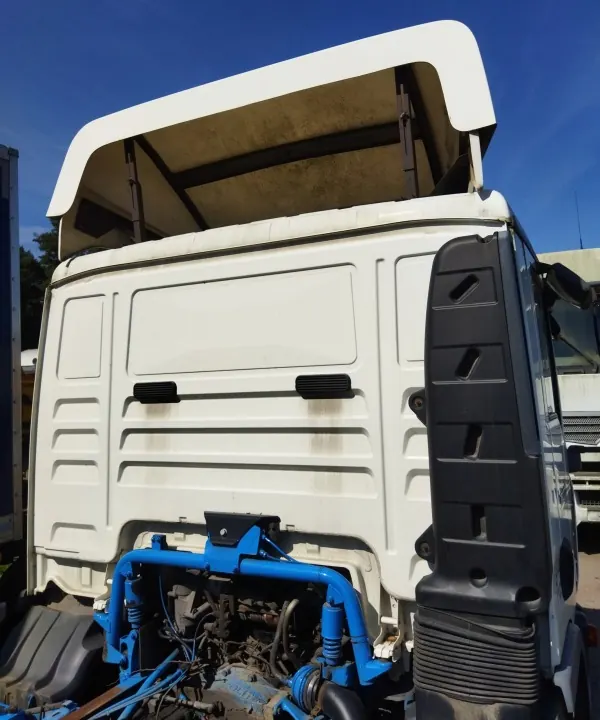 Cabina MAN TGL 12.180 usada - Calidad OEM image 4