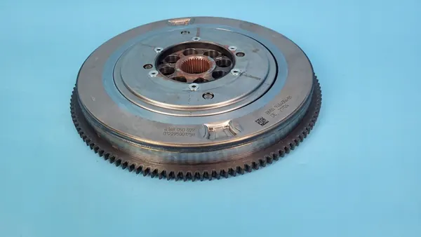 BMW 3' G20 330e Kaksoismassaväkä 9454556 image 2