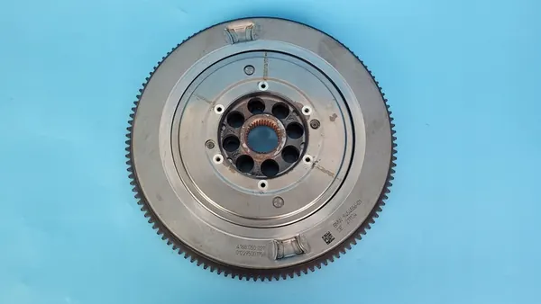 BMW 3' G20 330e Kaksoismassaväkä 9454556 image 5