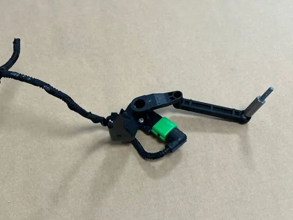 Sensor de Nível Audi OE OEM 4K0941285B - Usado image 2