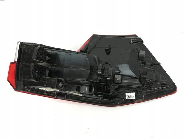 Luz Trasera Derecha Skoda Kamiq 658945096 image 8