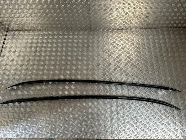 Volvo XC60 2022 Barras de Techo OEM 32216816 image 2
