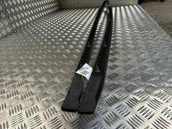 Volvo XC60 2022 Barras de Techo OEM 32216816 image 3