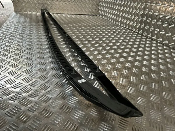 Volvo XC60 2022 Barras de Techo OEM 32216816 image 4