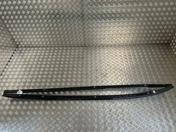 Volvo XC60 2022 Barras de Techo OEM 32216816 image 9