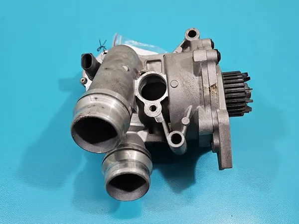 Vattenpump Audi A4 B8 1.8 TFSI 682M2 image 3