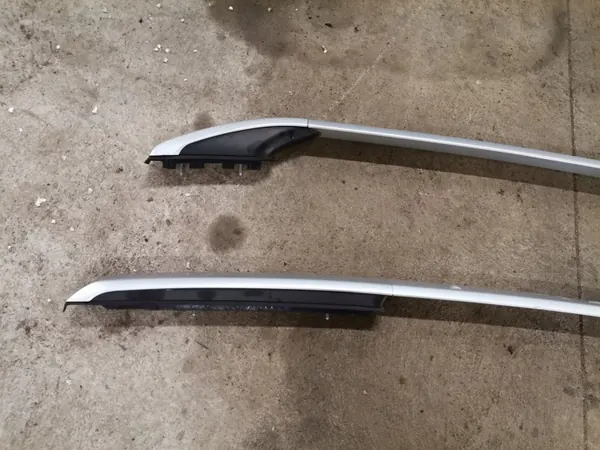Barras de tejadilho Peugeot 2008 OEM mnhgf - Par completo image 3