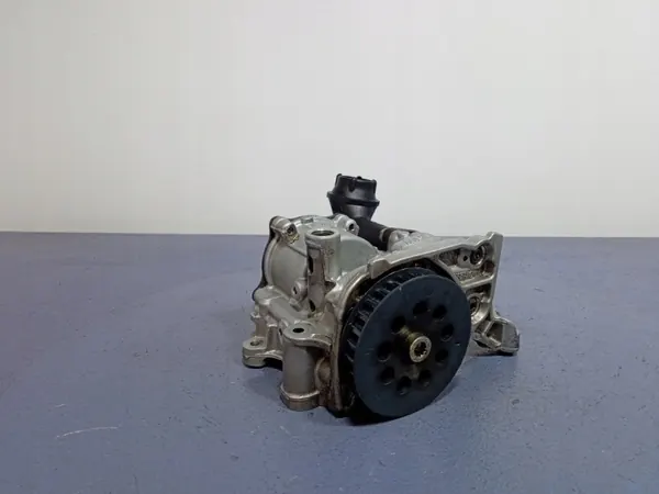 Bomba de aceite OEM 04L145208H para Skoda Rapid II 1.6 TDI image 2