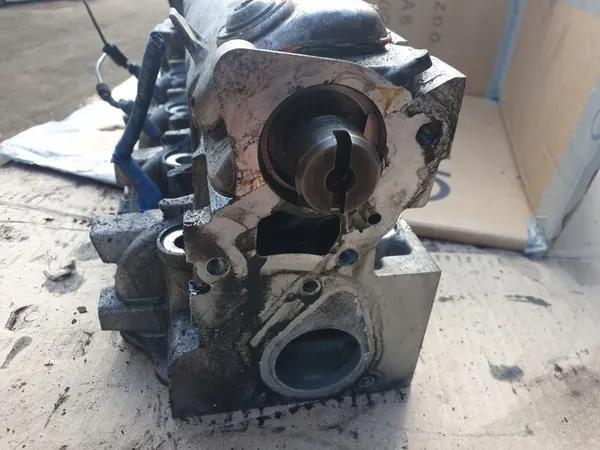 Culata OEM głowica Volvo V40 1.9 dci - Usada image 3