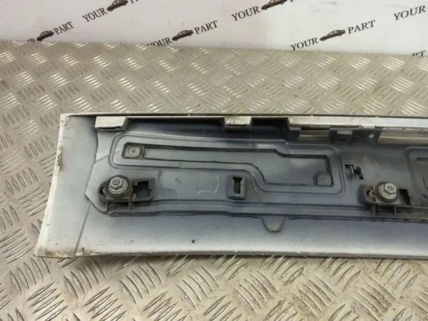Spoiler do porta-malas BMW 5 (F10) 2011 OEM 7234672 image 10
