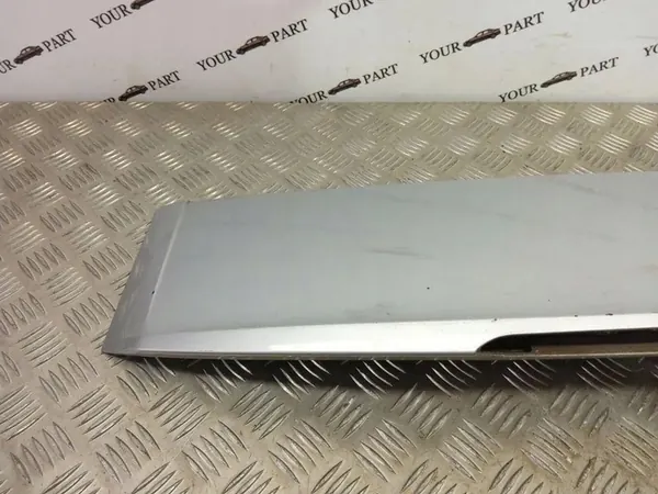 Spoiler do porta-malas BMW 5 (F10) 2011 OEM 7234672 image 2
