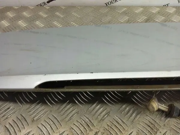 Spoiler do porta-malas BMW 5 (F10) 2011 OEM 7234672 image 3