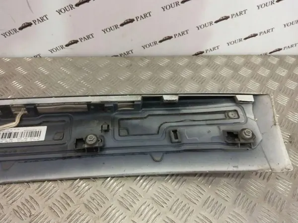 Spoiler do porta-malas BMW 5 (F10) 2011 OEM 7234672 image 9