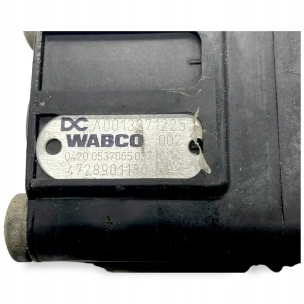 A0013271225 Valve ECAS Mercedes-Benz - Occasion image 5