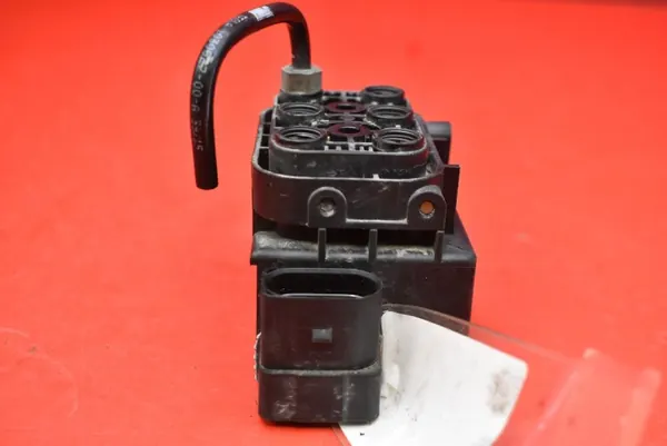 Tesla Luftfederung Kompressorventil OEM 15-1524-00272 image 6