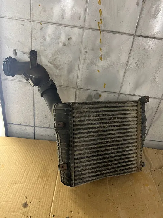 Intercooler derecho VW Touareg I 5.0 TDI image 2