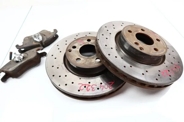 Discos e pastilhas dianteiros Mercedes W204 OEM w204-tarcz-kpl-322 image 2