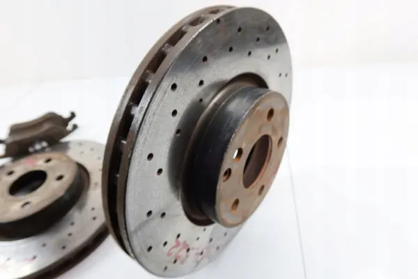 Discos e pastilhas dianteiros Mercedes W204 OEM w204-tarcz-kpl-322 image 7