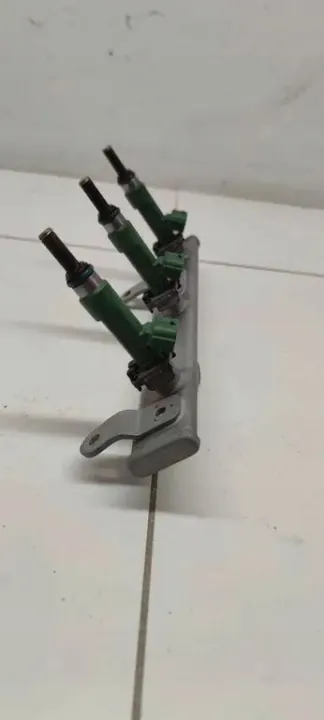 Carril de inyección Nissan OE OEM 175204021R Micra K14 image 2