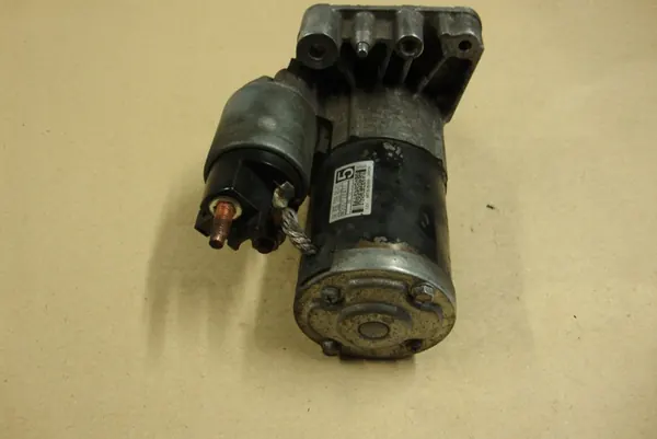 Motor de arranque Peugeot 3008 C4 1.6 E-HDI image 3