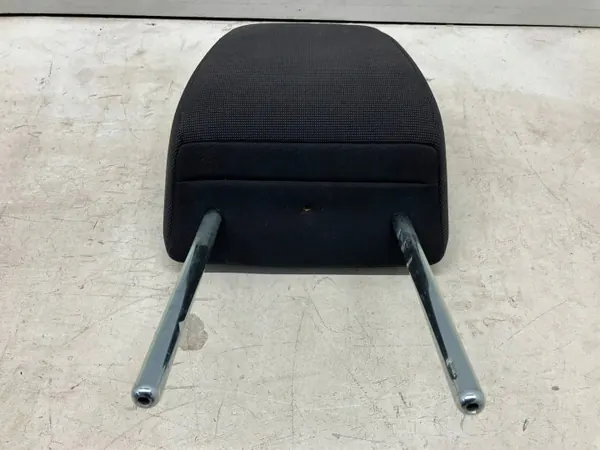 OEM OYT26972 Främre huvudstöd vänster & höger - Begagnad image 5