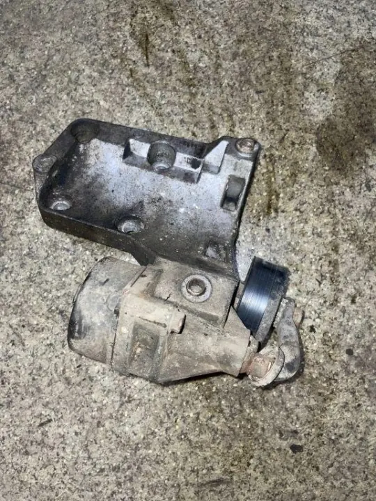 BMW Airco Compressor Bevestiging OEM 64557786194 image 2