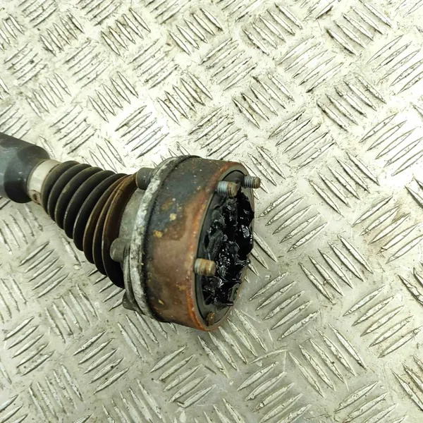 Skoda Yeti (5L) 2015 Höger Främre Halvaxel image 5