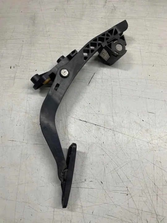 Kia Sportage II kaasupoljin OEM 32700-1fxxx image 3