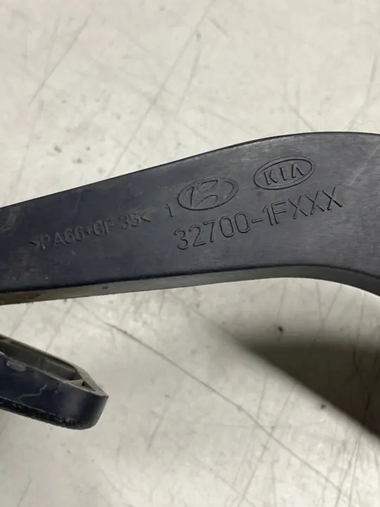 Kia Sportage II kaasupoljin OEM 32700-1fxxx image 4