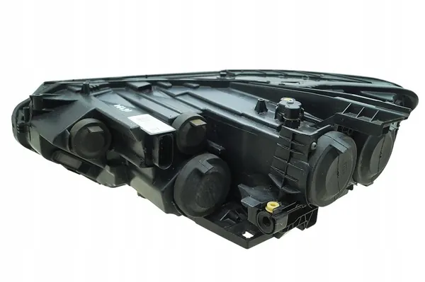 Oikea Etuvalaisin VW Passat B8 3G1 image 9