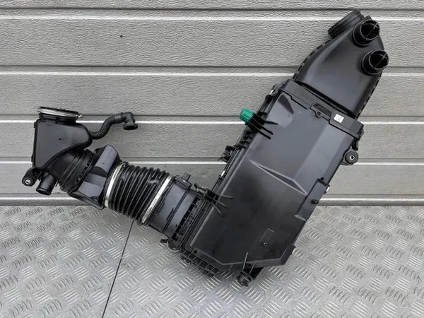 MERCEDES W206 C-luokka Ilmansuodattimen Kotelo 2.0 A6540905901 image 5