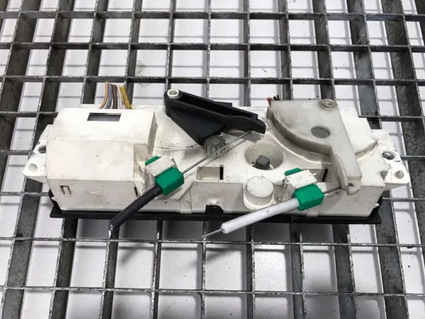 Renault Master II Steuergerät N2385001 image 2