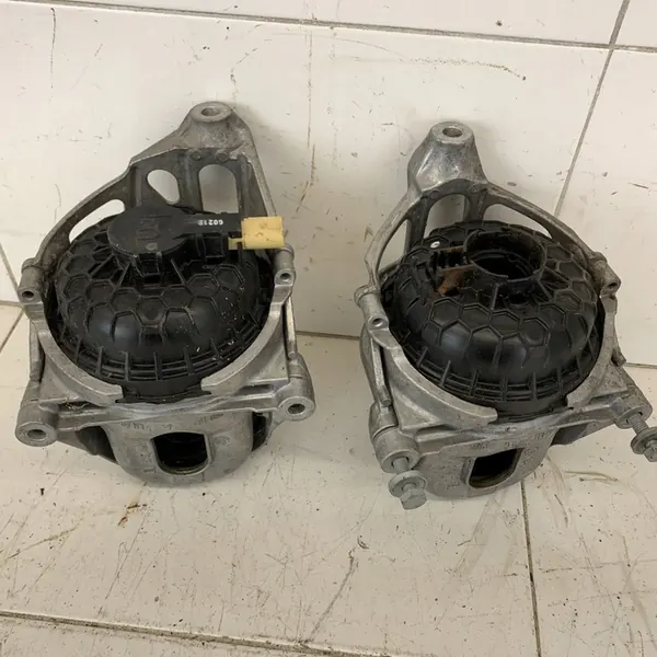 Cojín de Montaje del Motor Derecho Izquierdo AUDI Q5 II FY 80A TDI image 2