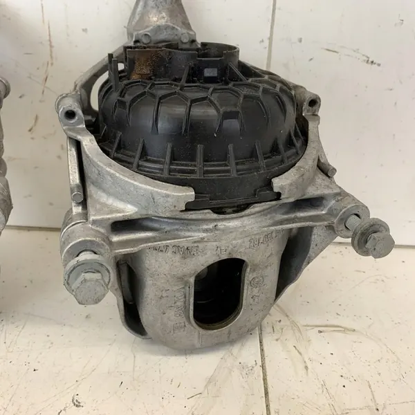 Cojín de Montaje del Motor Derecho Izquierdo AUDI Q5 II FY 80A TDI image 5