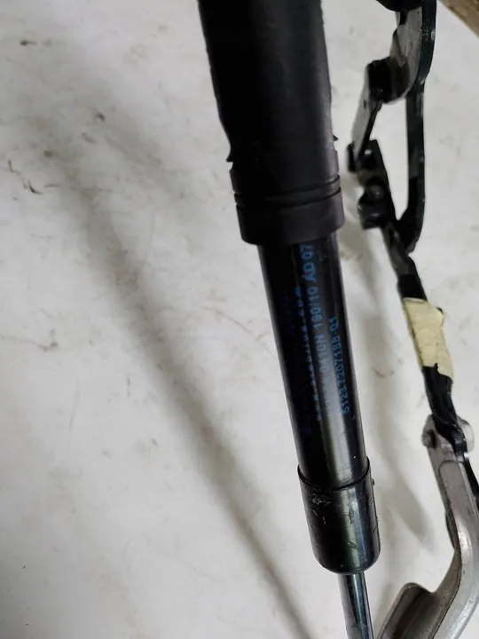 BMW Konepellin Sarana Aktuaattori 7201275 51237207188 image 7